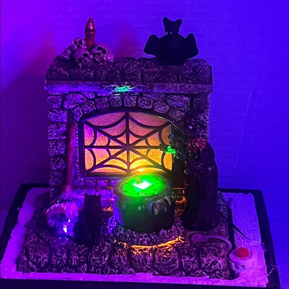 Spooky Village Fireplace W / Fog Light Up Party Decor